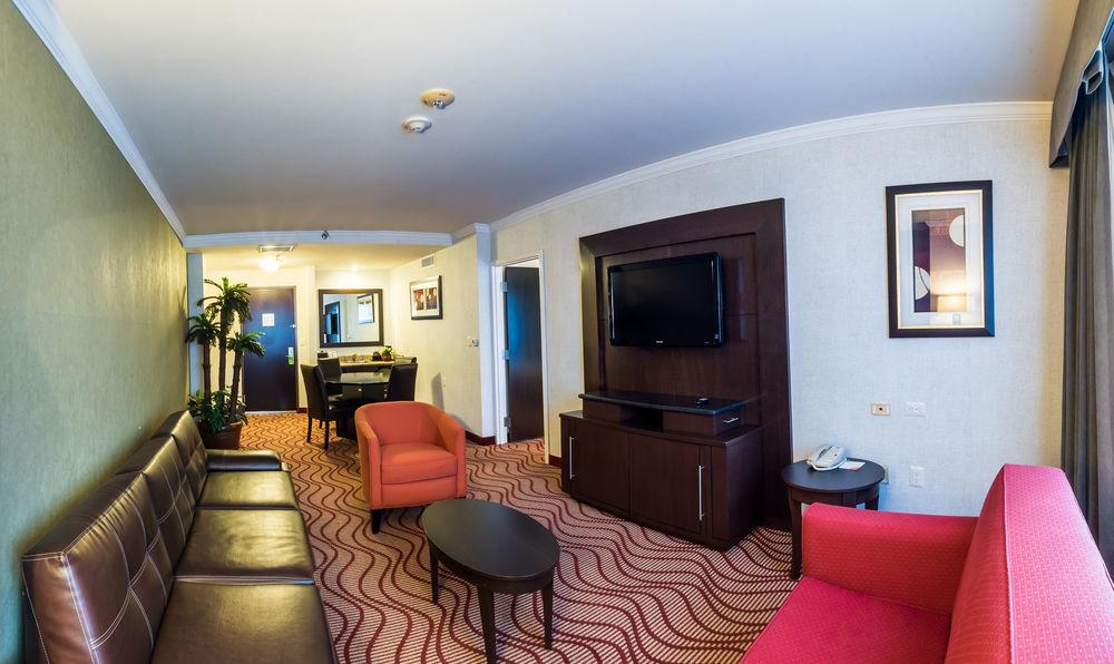 Hotel Courtyard By Marriott San Luis Potosí Extérieur photo