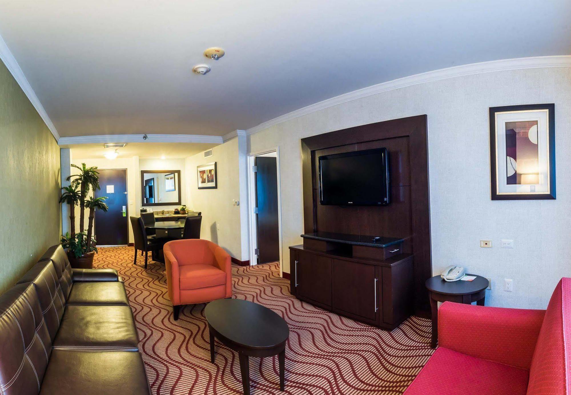 Hotel Courtyard By Marriott San Luis Potosí Extérieur photo